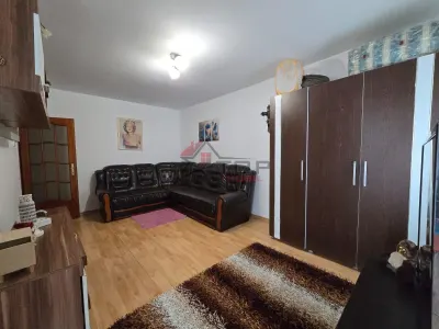Piata Alexandru - Milcov, 2 camere decomandat cu 2 balcoane, liber - foto 3