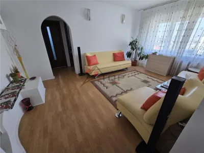 Mircea cel Batran, 3 camere decomandat, geam la baie, etaj intermediar - foto 2