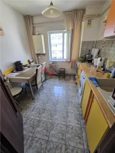 Mircea cel Batran, 3 camere decomandat, geam la baie, etaj intermediar - foto 7