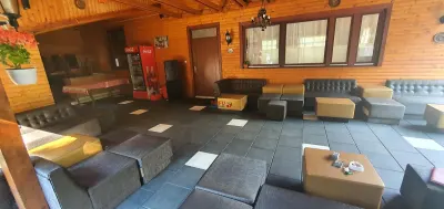 Complex turistic 8 cabane restaurant piscina 30km de Alba - foto 2