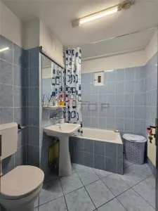 Etaj 2 - Dacia 2 camere decomandat, geam la baie, liber - foto 4
