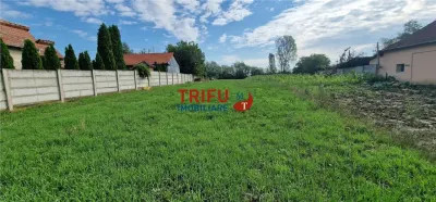 Teren Spațios cu Utilități – De Vânzare în Ighiu, la Strada Principală - Ighiu