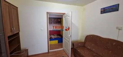 Apartament 2 camere etaj 2 Cetate mobilat si utilat - foto 2