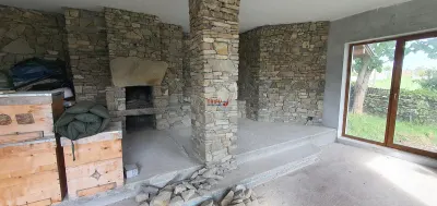 Casa semifinisata cu etaj 5 camere zona Schit pretabila pensiune - foto 3