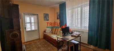 Casa de vanzare in Partos pretabila pt 2 familii - foto 14