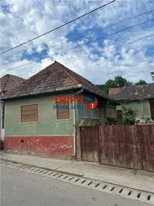 Casă de reabilitat în Cricău cu 2996mp teren - Cricau