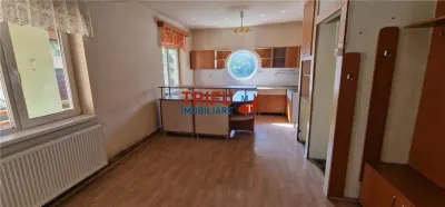Casă cu 6 camere de vânzare - foto 6