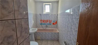 Casă cu 6 camere de vânzare - foto 9