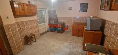 Casă în Totoi cu potențial - foto 12