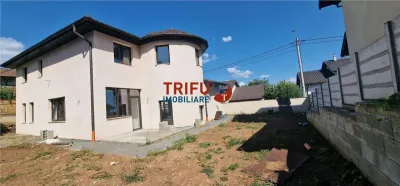 Casa de vanzare  4 camere zona Cetate - foto 2