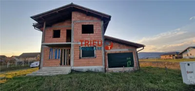 Casă la roșu cu garaj în Orizont - foto 1