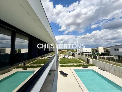 Casa de lux moderna cu 12 camere si piscina - Design minimalist inspirat din Miami | 1167 mp utili pe teren de 4000 mp - Tunari