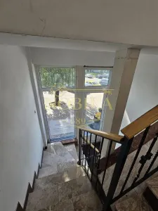 SPATIU DE INCHIRIAT IN ONESTI LANGA GARA, ZONA DE JOS - foto 2