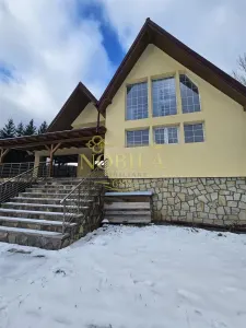 CASA DE VACANTA  CU TEREN DE VANZARE HARJA - Harja