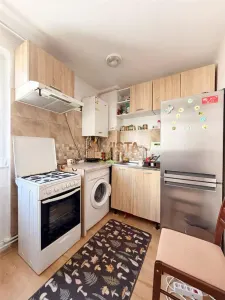 Garsoniera etaj 2/4 , centrala proprie, Tractorul, Brasov - foto 3