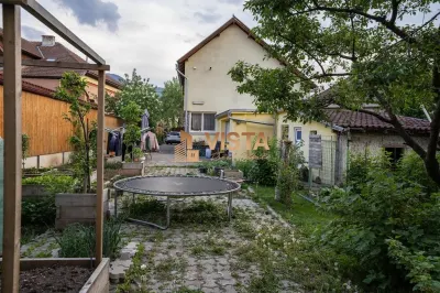 Casa individuala P+M , 5 dormitoare, 3 bai, 556 mp teren, Cernatu, Sacele - Sacele