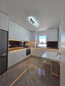 Apartament 3 camere, zona Tractorul - foto 3