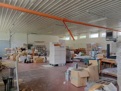 Hala industriala + Casa+ 9650 mp teren - foto 3