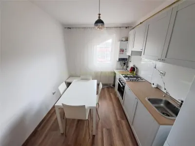 Cluj, Floresti apartament 4 camere, negociabil - foto 9