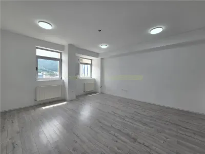 Apartament 2 camere Centrul Civic pretabil birouri - foto 15