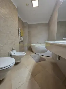 Apartament 3 camere cu priveliste superba in Bellevue Residence - foto 23
