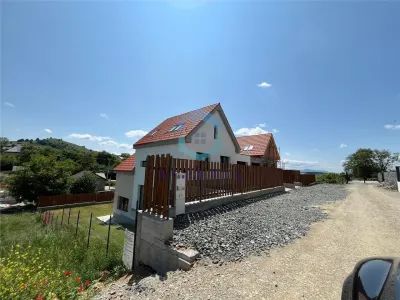 Casa generoasa cu design modern in Salicea - foto 5