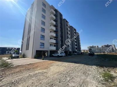 De vanzare apartament cu 2 camere loc de parcare subteran si balcon etajul 2 zona Doamna Stanca din Selimbar - foto 3