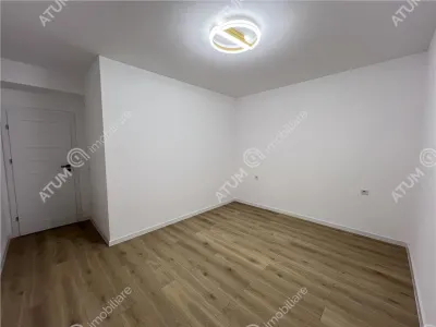 De vanzare apartament cu 3 camere decomandate cu 2 balcoane si loc de parcare in zona Calea Surii Mici - foto 13
