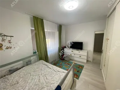 De vanzare apartament cu 2 camere decomandate si loc parcare in Selimbar Sibiu - foto 4