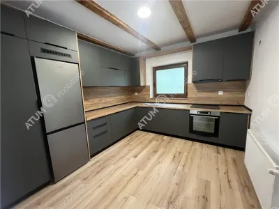 De vanzare cabana cu 7 camere 7 bai si teren 1000 mp in Avrig zona Mlaci - foto 10