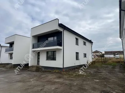 Casa de vanzare cu 4 camere 2 bai 2 balcoane si curte libera de 50 mp situata in zona Calea Cisnadiei din Sibiu - foto 17