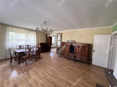 De vanzare casa individuala cu 6 camere si teren de 715 mp situata in Talmaciu/ Sibiu - Talmaciu