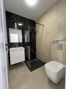 De vanzare apartament cu 3 camere decomandate cu 2 balcoane si loc de parcare in zona Calea Surii Mici - foto 5