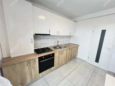 Apartament generos cu 2 camere balcon loc parcare in zona Calea Cisnadiei din Sibiu - foto 11