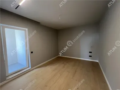 De vanzare penthouse cu 3 camere 2 bai si 2 terase zona Calea Surii Mici din Sibiu - foto 13