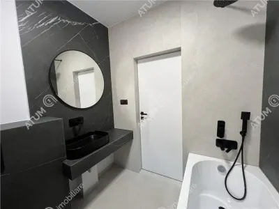 De vanzare penthouse cu 3 camere 2 bai si 2 terase zona Calea Surii Mici din Sibiu - foto 19