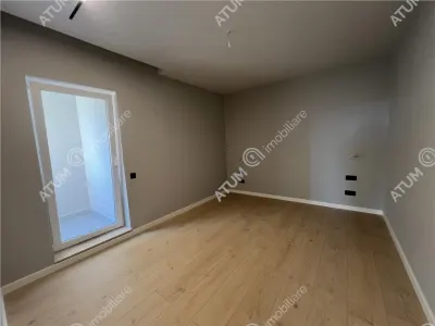 De vanzare penthouse cu 3 camere 2 bai si 2 terase zona Calea Surii Mici din Sibiu - foto 3