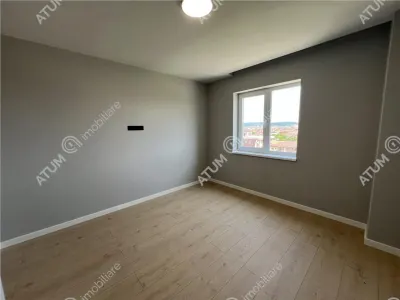 De vanzare penthouse cu 3 camere 2 bai si 2 terase zona Calea Surii Mici din Sibiu - foto 4