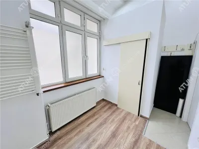 Spatiu comercial de vanzare cu suprafata de 107 mp situat in zona ultracentrala din Sibiu - foto 15