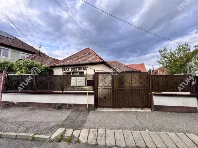 Casa individuala de vanzare cu 4 camere 2 bai deschidere la 2 strazi si teren de 395 mp situata in zona Trei Stejari din Sibiu - foto 13