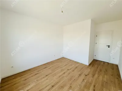 Apartament cu 3 camere 2 bai si balcon la etajul 1 in zona Doamna Stanca din Sibiu - foto 4