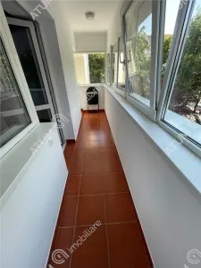 De inchiriat apartament cu 3 camere decomandate si 2 balcoane din zona centrala din Sibiu - foto 15