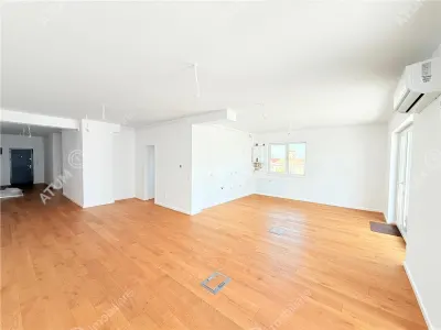 Penthouse cu 4 camere de vanzare in Sibiu zona Doamna Stanca - foto 2