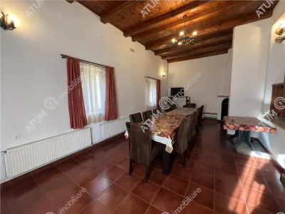 De vanzare pensiune de 7 camere cu 5 bai si teren de 377mp  situata in Paltinis cota 1440 m - foto 3