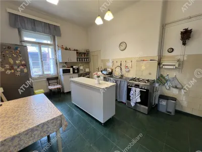 De vanzare casa individuala cu 4 camere pe un singur nivel cu 4 camere si teren 900 mp zona Calea Poplacii Sibiu - foto 7