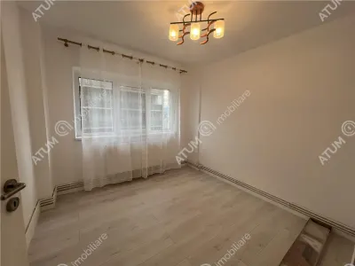 De vanzare apartament complet renovat cu 2 camere decomandate si balcon zona Rahovei Sibiu - foto 2