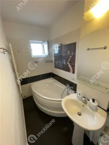 De inchiriat apartament modern cu 2 camere decomandate si balcon tip loggie in zona Mihai Viteazu din Sibiu - foto 8