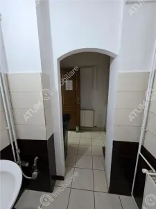 Spatiu comercial 75 mp de inchiriat in zona Vasile Aaron din Sibiu - foto 6