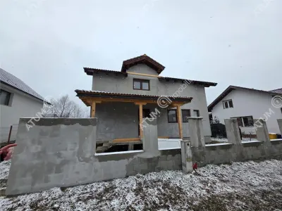 Casa cu 5 camere decomandate pe teren de 390 mp de vanzare in orasul Cisnadie judet Sibiu - foto 2