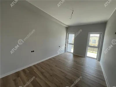 De vanzare apartament 3 camere 2 bai si 2 balcoane la etajul 1 in Selimbar - foto 3